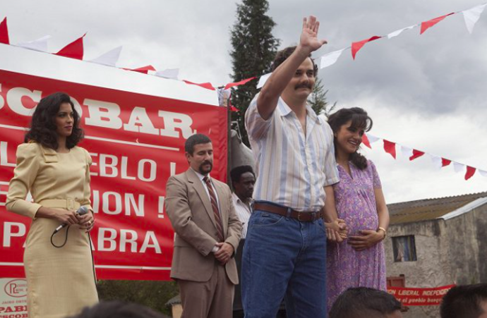 Maria Victoria Henao a Pablo Escobar v seriálu Narcos
Maria Victoria Henao a Pablo Escobar v seriálu Narcos
