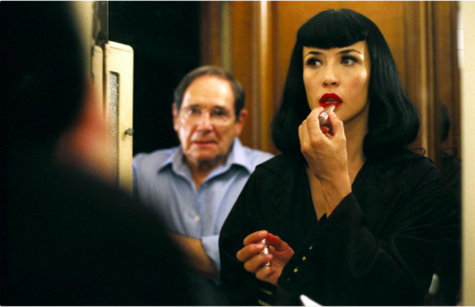 Hossein v závěru své herecké kariéry v roce 2007. Objevil se po boku Sophie Marceau ve filmu Známá neznámá.
Hossein v závěru své herecké kariéry v roce 2007. Objevil se po boku Sophie Marceau ve filmu Známá neznámá.