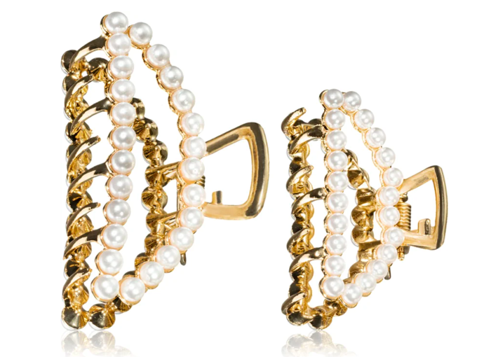 Grace Collection Faux pearl hair claw clips, Notino , 117 Kč.
Grace Collection Faux pearl hair claw clips, Notino , 117 Kč.