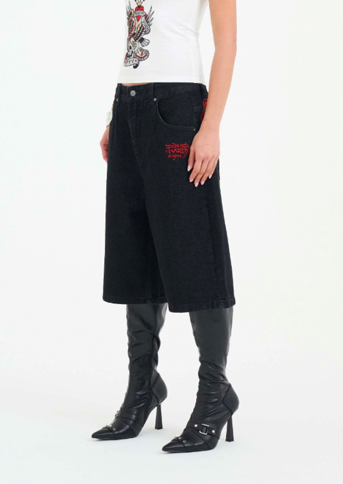 LOVE RUNS WILD DIAMANTE JORTS - Džínové kraťasy, Ed Hardy, 3578 Kč. 
