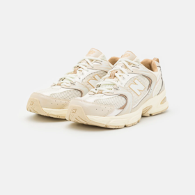 530 UNISEX - Tenisky, New Balance, 3000 Kč. 
