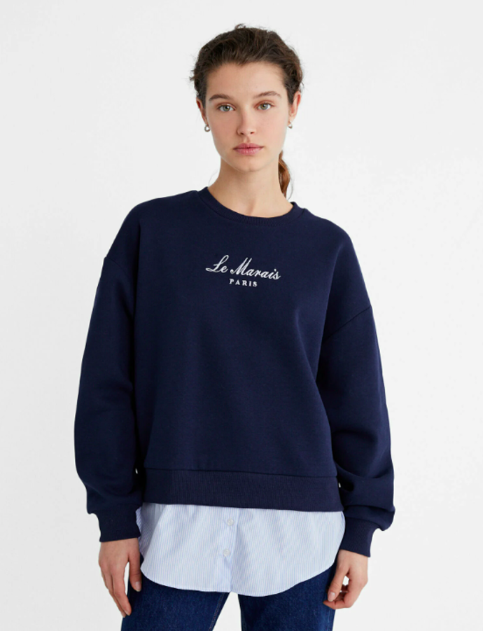 CONTRAST EMBROIDERED - Mikina, Stradivarius, 599 Kč.
