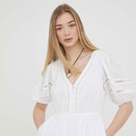 Bavlněné šaty Abercrombie & Fitch, cena: 1 299 Kč
