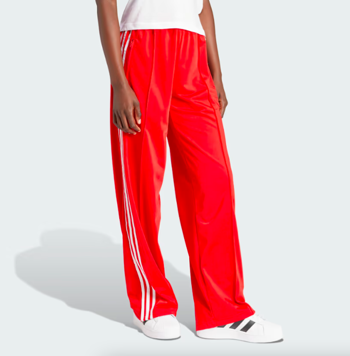 Tepláky, Adidas, 1699 Kč
Tepláky, Adidas, 1699 Kč
