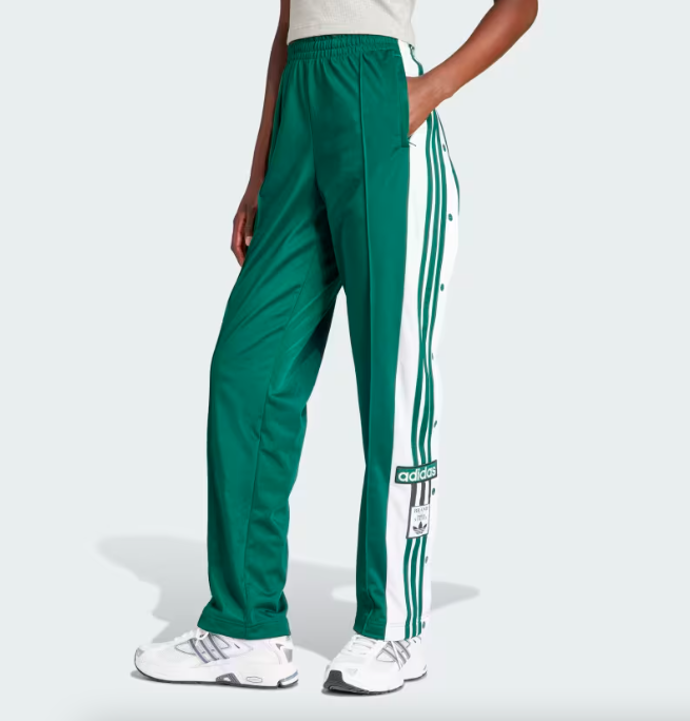 Tepláky, Adidas, 1799 Kč
Tepláky, Adidas, 1799 Kč