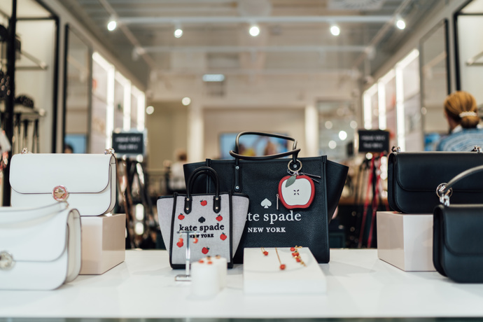 V Designer Outlet Parndorf najdete se slevou například kabelky značky Kate Spade.
