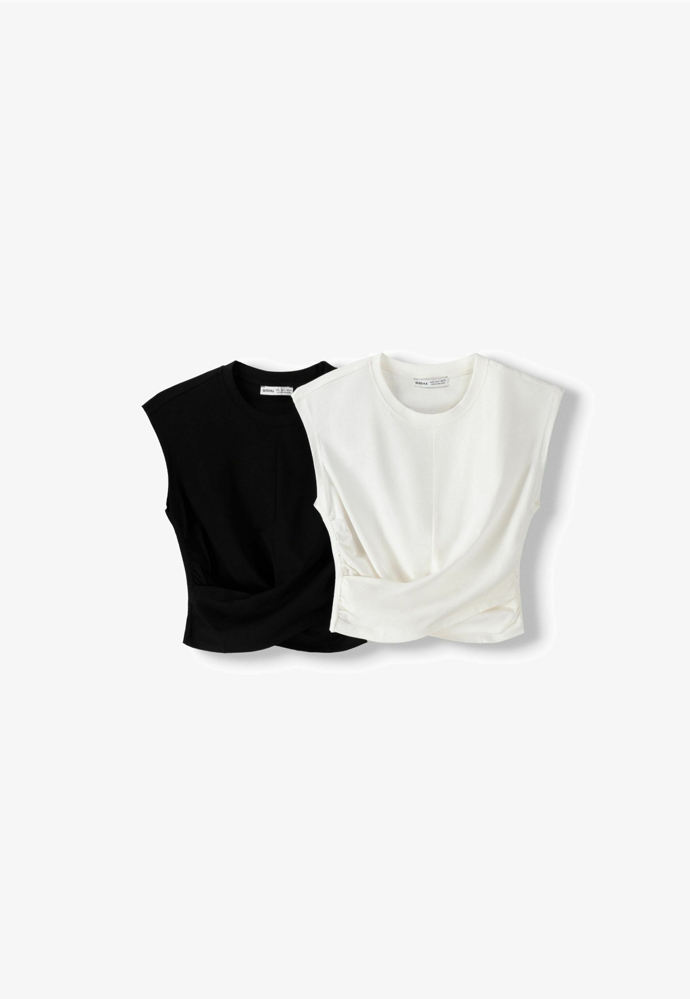Crop top Bershka, 459 Kč
Crop top Bershka, 459 Kč