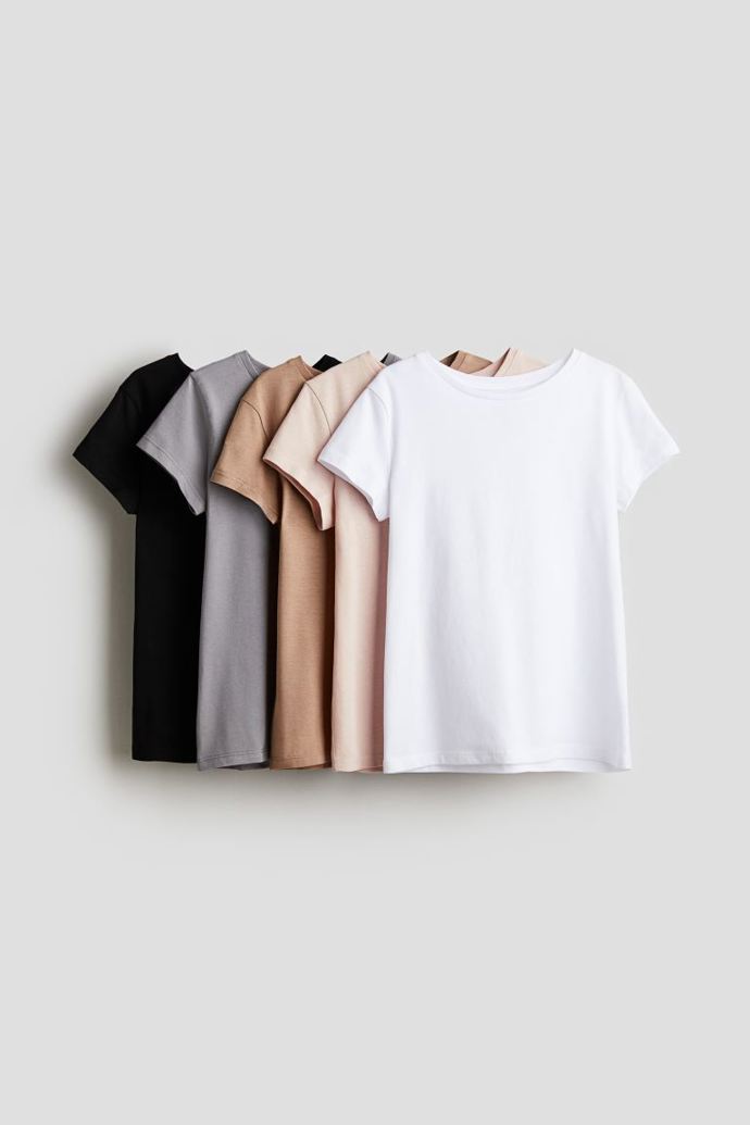 Basic trička, H&M, 359 Kč
Basic trička, H&M, 359 Kč