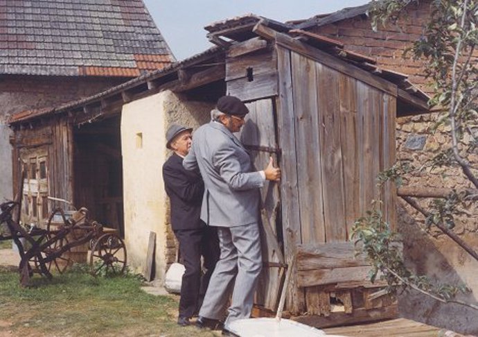 Scény s kadibudkou se dostaly mezi legendární. Kadibudku na místě dnes už nenajdeme
Scény s kadibudkou se dostaly mezi legendární. Kadibudku na místě dnes už nenajdeme