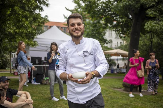 Rozhodně se máte na co těšit, například na grilování s Dominikem Unčovským.
