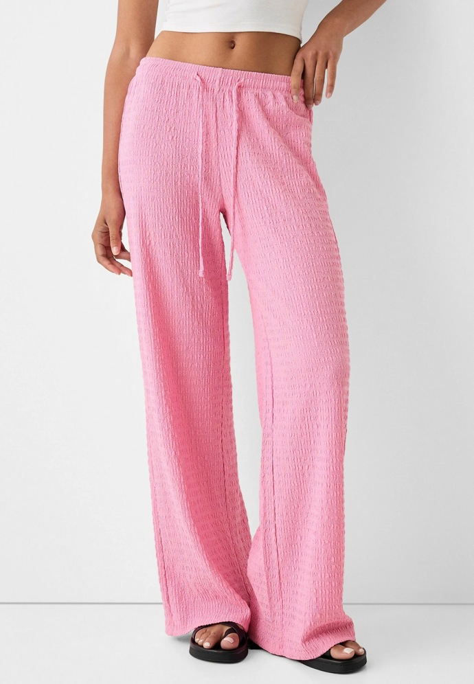 Kalhoty, Bershka, 599 Kč
Kalhoty, Bershka, 599 Kč