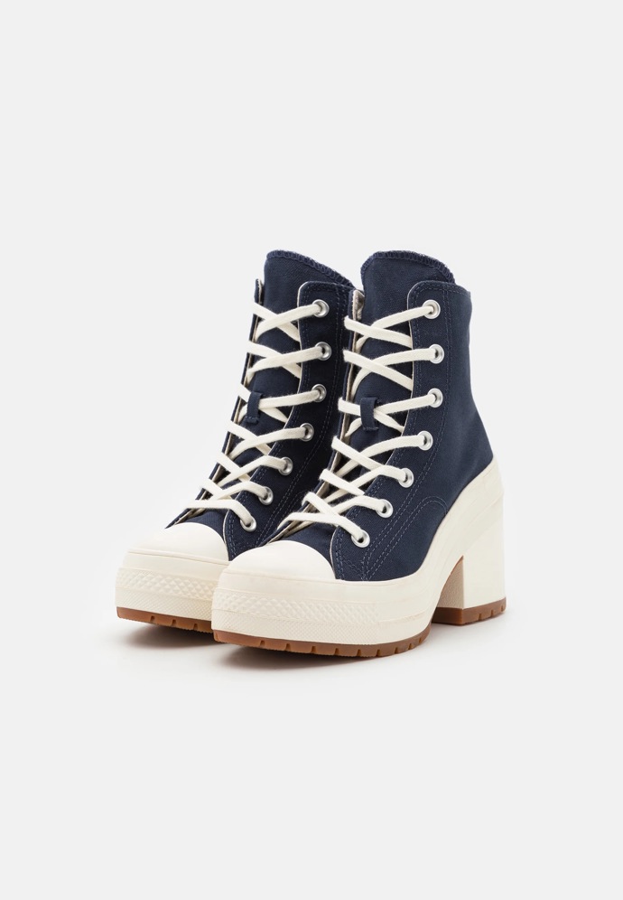 Boty, Converse, 3 120 Kč
Boty, Converse, 3 120 Kč