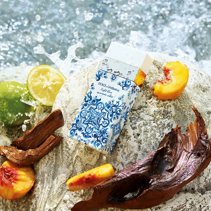 Parfém, Dolce & Gabbana: Light Blue Summer Vibes, info o ceně v obchodě
