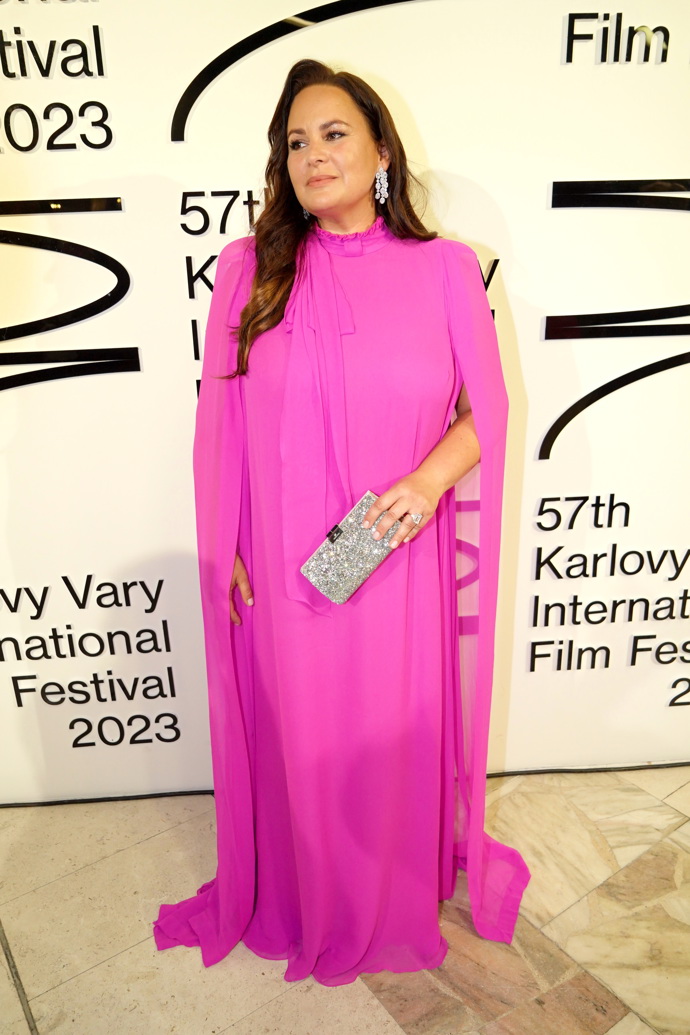 Jitka Čvančarová a model od Petry Balvínové na KVIFF 2023.
Jitka Čvančarová a model od Petry Balvínové na KVIFF 2023.