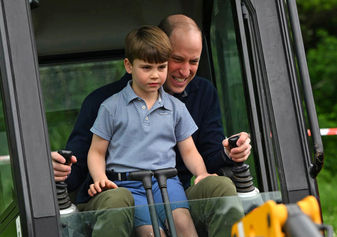 Princ William (44) a tatínkova princeznička. Dojemné přání od Kate doprovází rozkošné foto s Charlotte. Moc tě milujeme! Princ William (44) a tatínkova princeznička. Dojemné přání od Kate doprovází rozkošné foto s Charlotte. Moc tě milujeme!