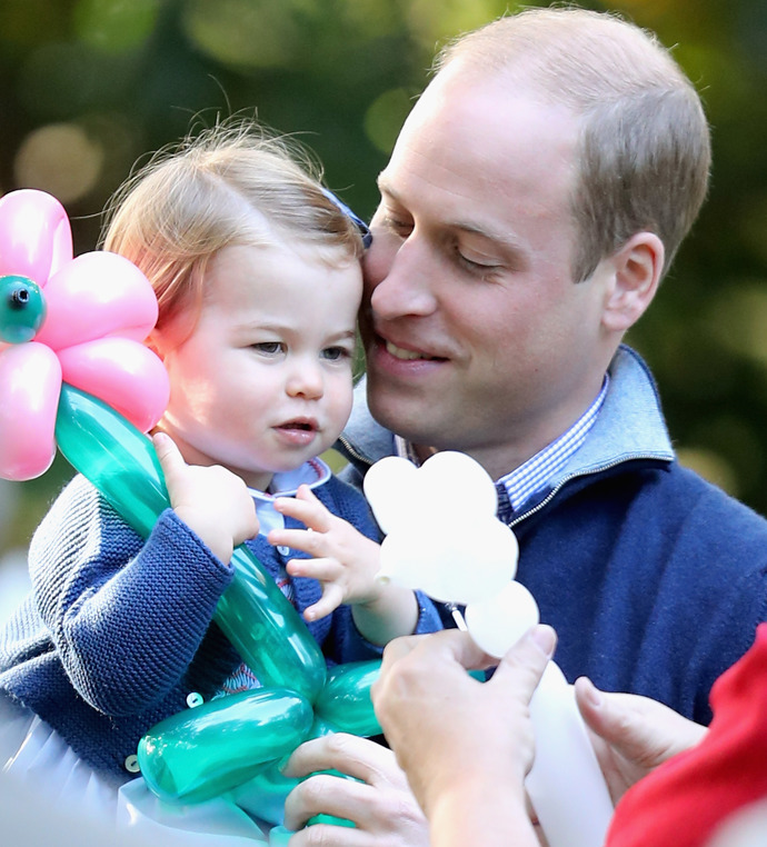 Princ William (44) a tatínkova princeznička. Dojemné přání od Kate doprovází rozkošné foto s Charlotte. Moc tě milujeme! Princ William (44) a tatínkova princeznička. Dojemné přání od Kate doprovází rozkošné foto s Charlotte. Moc tě milujeme!