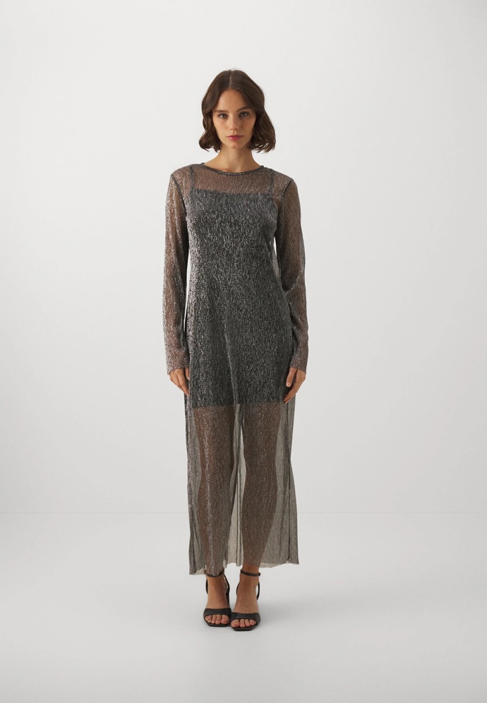 Šaty, Gina Tricot, 1 200 Kč
Šaty, Gina Tricot, 1 200 Kč