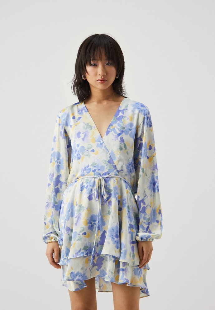 Šaty, Gina Tricot, 1 260 Kč
Šaty, Gina Tricot, 1 260 Kč
