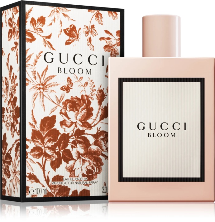 Gucci Bloom (EdP, 50 ml/2304 Kč)
Bohatá vůně bílých květů, která vás přenese do pestrobarevné a rozmanité zelené zahrady plné květů a rostlin. Vůni vytvořil specialista na parfémy Alberto Morillas za kreativní asistence Alessandra Micheleho a rozplývá se jako samotný její název. Tóny přírodní tuberózy a listu jasmínu zanechají na pokožce bohatou květinovou vůni. Rangún, jehož květ mění barvu během rozpuku, odívá vše do pudrově květinového tónu.
Gucci Bloom (EdP, 50 ml/2304 Kč)
Bohatá vůně bílých květů, která vás přenese do pestrobarevné a rozmanité zelené zahrady plné květů a rostlin. Vůni vytvořil specialista na parfémy Alberto Morillas za kreativní asistence Alessandra Micheleho a rozplývá se jako samotný její název. Tóny přírodní tuberózy a listu jasmínu zanechají na pokožce bohatou květinovou vůni. Rangún, jehož květ mění barvu během rozpuku, odívá vše do pudrově květinového tónu.