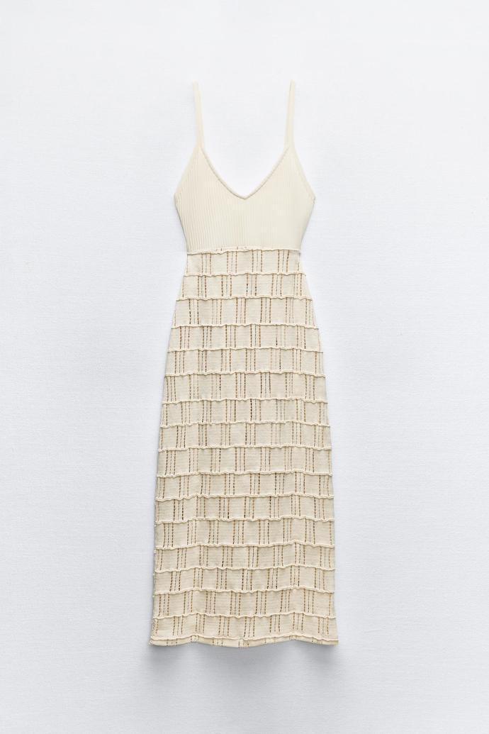 Háčkované šaty, Zara, 799 Kč
Háčkované šaty, Zara, 799 Kč