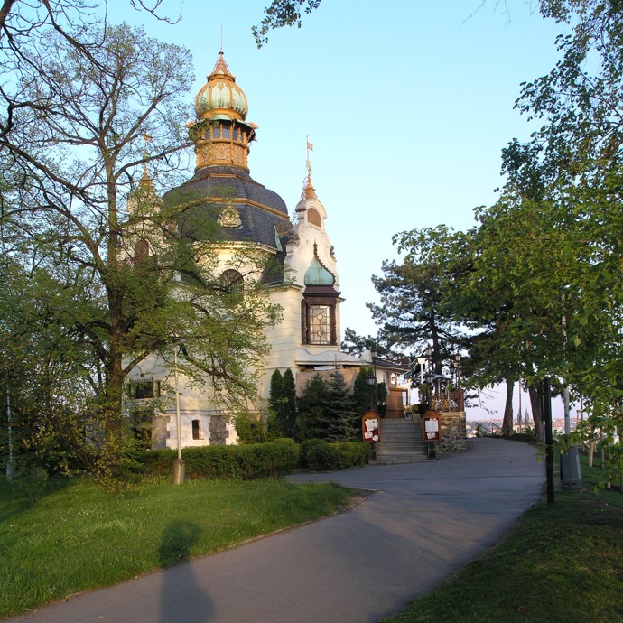 Hanavský pavilon v západní části Letenských sadů
Hanavský pavilon v západní části Letenských sadů