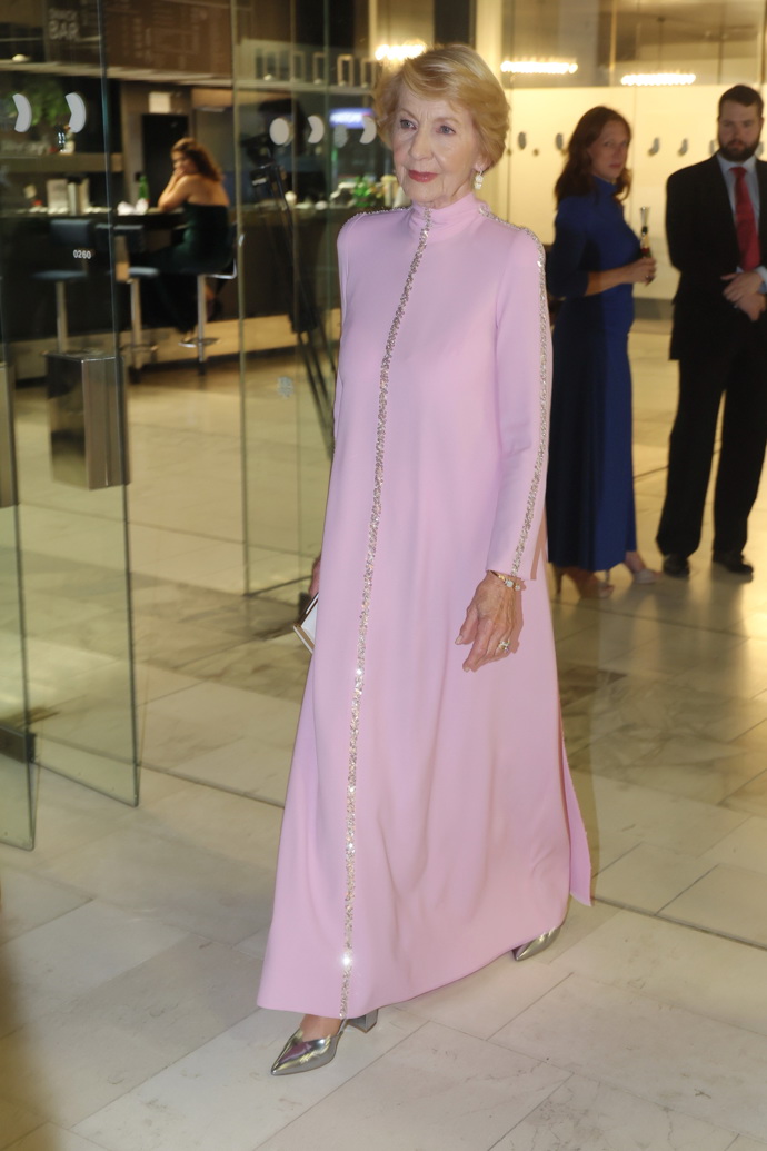 Daniela Kolářová v šatech od návrháře Borise Krále vypadala neuvěřitelně elegantně.
