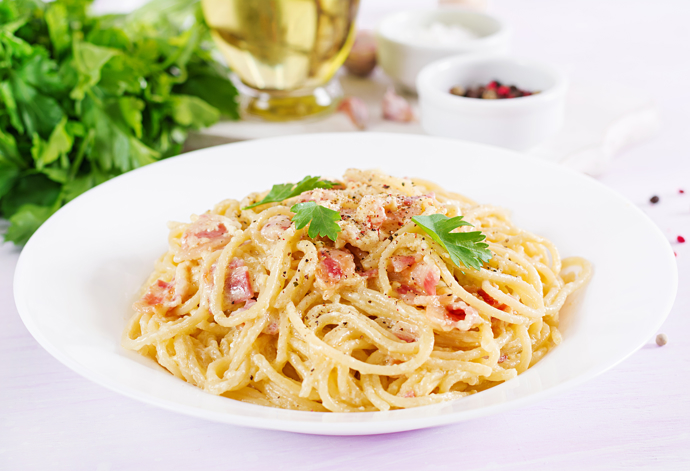 Italská kuchyně je prostě neodolatelná. Špagety carbonara!
Italská kuchyně je prostě neodolatelná. Špagety carbonara!