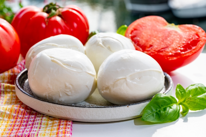 Italská kuchyně je prostě neodolatelná. Pravá mozarella!
Italská kuchyně je prostě neodolatelná. Pravá mozarella!