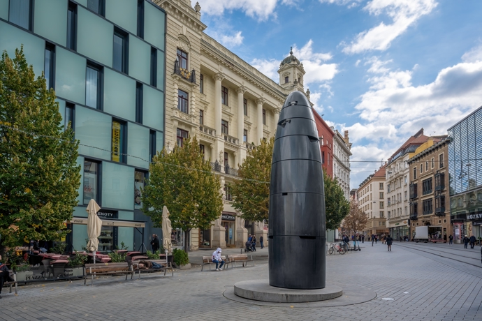 Každý den v 11 hodin po dohrání zvonohry vypust orloj kuličku, tu si můžete odnést domů jako suvenýr.
Každý den v 11 hodin po dohrání zvonohry vypust orloj kuličku, tu si můžete odnést domů jako suvenýr.