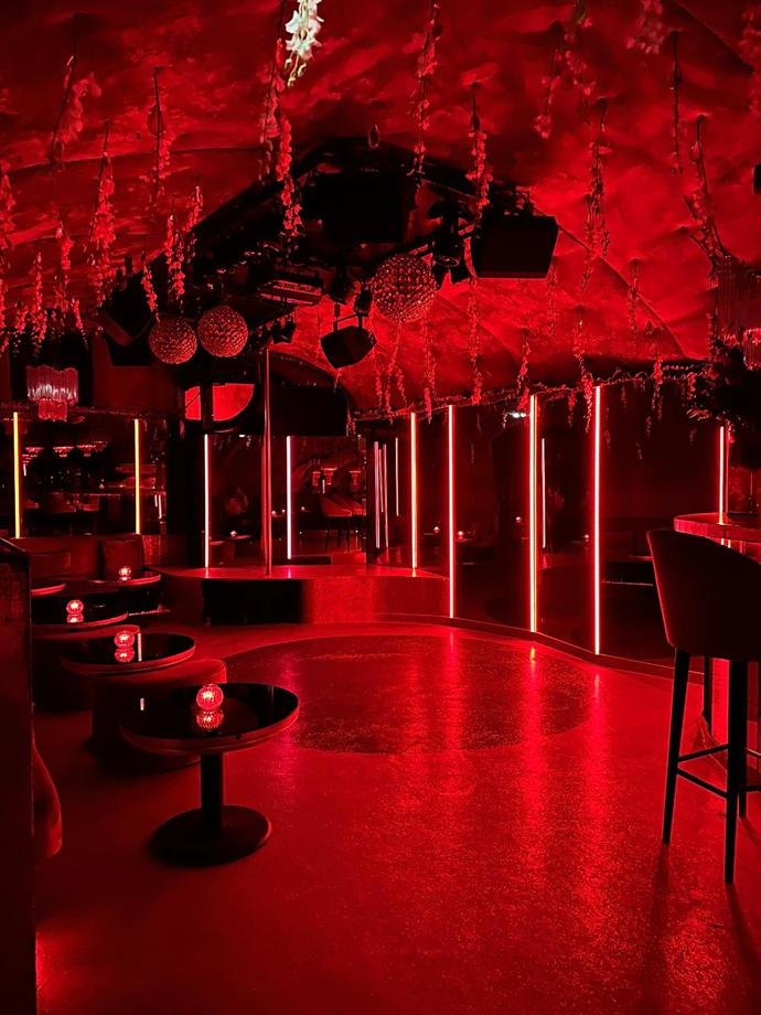GALERIE: Návštěva Les Chandelles, prestižního klubu, kde z vás spadne stud a splníte si vše, po čem toužíte