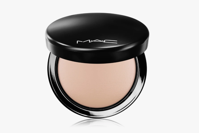 MAC, Mineralize Skinfinish Natural, 1320,- Kč
MAC, Mineralize Skinfinish Natural, 1320,- Kč