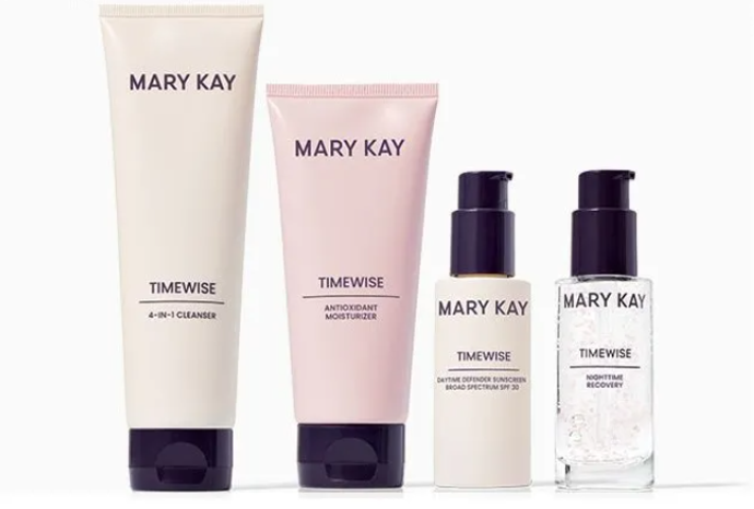 TimeWise sada s 3D komplexem s SPF pro suchou/normální pleť, Mary Kay, 3790 Kč
TimeWise sada s 3D komplexem s SPF pro suchou/normální pleť, Mary Kay, 3790 Kč