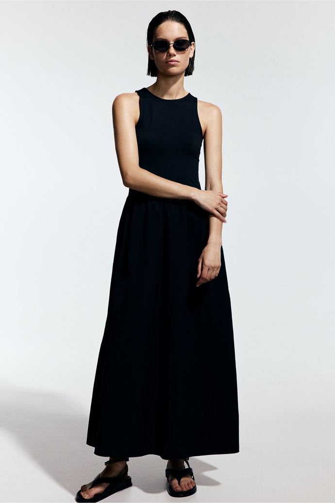 Midi šaty, H&M, 599 Kč
Midi šaty, H&M, 599 Kč