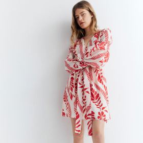 Mini šaty, H&M, 719 Kč
