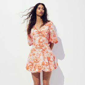 Mini šaty, H&M, 959 Kč
