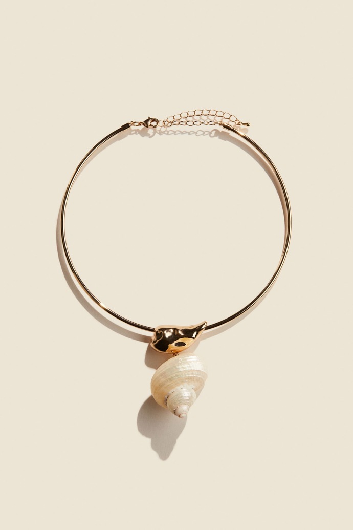 Náhrdelník, H&M, 359 Kč
