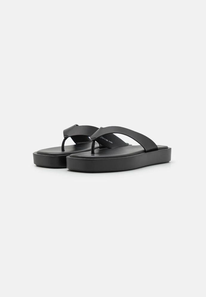 Žabky, Only Shoes, 910 Kč
Žabky, Only Shoes, 910 Kč