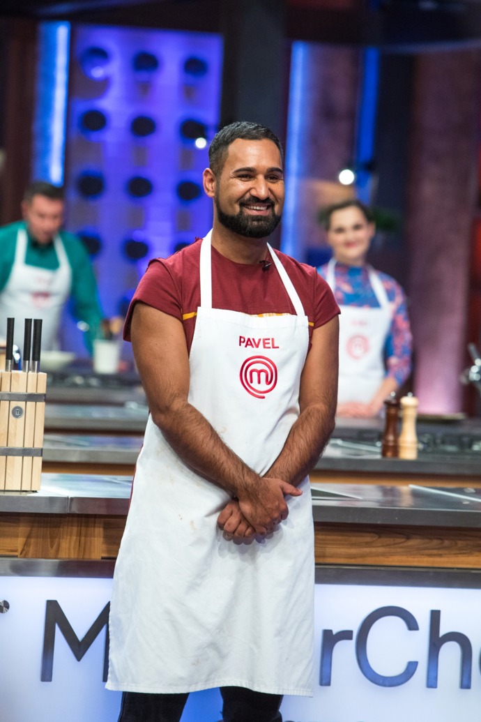 Talentovaný módní návrhář netušil, že se v soutěži MasterChef 2020 dostane až do samotného semifinále.
Talentovaný módní návrhář netušil, že se v soutěži MasterChef 2020 dostane až do samotného semifinále.