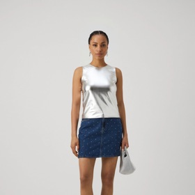 Top, Pieces, 490 Kč
