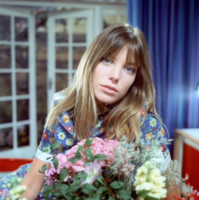 Záclonková ofina podle Jane Birkin
Záclonková ofina podle Jane Birkin