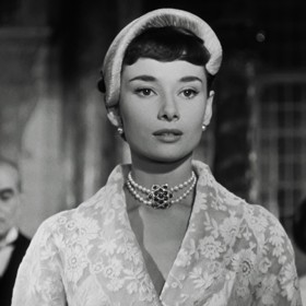 Mikro ofina podle Audrey Hepburn
