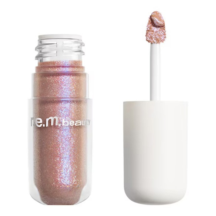 Lesklý stín na oči, Rem Beauty, 480 Kč
Lesklý stín na oči, Rem Beauty, 480 Kč
