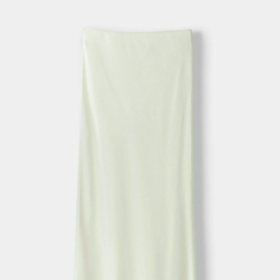 Saténová sukně, Bershka, 699 Kč
