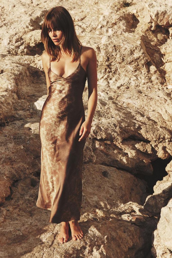 Slip dress šaty, Zara, 799 Kč
Slip dress šaty, Zara, 799 Kč