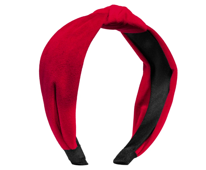 Grace Collection Velvet headband, Notino, 172 Kč.
Grace Collection Velvet headband, Notino, 172 Kč.