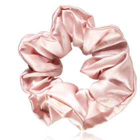 Silk Scrunchiehedvábná gumička do vlasů, Crystallove, 407 Kč. 
