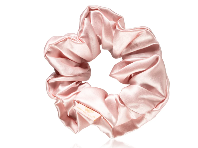 Silk Scrunchiehedvábná gumička do vlasů, Crystallove, 407 Kč. 
