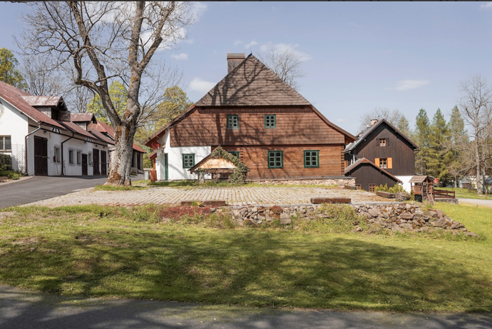 Chata Brücknerův dům v Prášilech prošla neuvěřitelnou rekonstrukcí a dnes dům postavený již v roce 1750 hledá nového majitele
Chata Brücknerův dům v Prášilech prošla neuvěřitelnou rekonstrukcí a dnes dům postavený již v roce 1750 hledá nového majitele