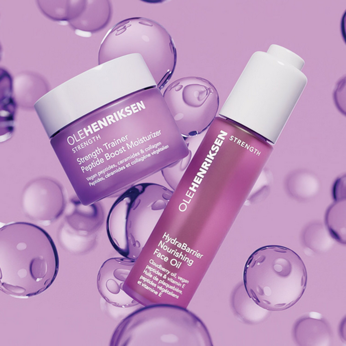 Denní hydratační krém Strength Trainer Peptide Boost Moisturizer zvyšuje pružnost a zlepšuje vzhled jemných linek a vrásek a zároveň posiluje hydratační bariéru pleti po celý den. Díky účinným složkám - peptidům, aminokyselinám, ceramidům, kolagenu a kyselině hyaluronové - navrací pružnost a odolnost všem typům pleti. 560 Kč
Denní hydratační krém Strength Trainer Peptide Boost Moisturizer zvyšuje pružnost a zlepšuje vzhled jemných linek a vrásek a zároveň posiluje hydratační bariéru pleti po celý den. Díky účinným složkám - peptidům, aminokyselinám, ceramidům, kolagenu a kyselině hyaluronové - navrací pružnost a odolnost všem typům pleti. 560 Kč