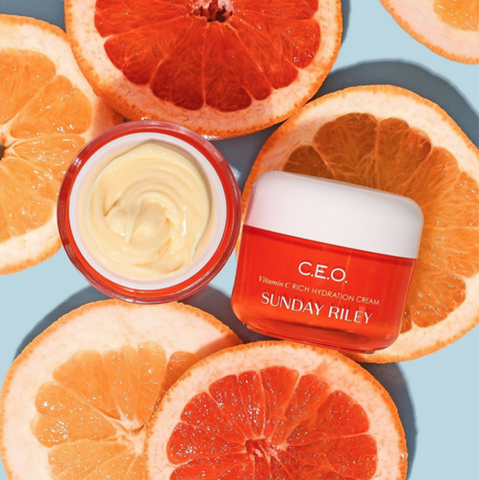 Krém C.E.O. obsahuje vitamín C (5 %), hydratuje pleť, rozjasňuje ji, bojuje proti jejímu vysychání a dalším nedokonalostem a vyvíjí ochranný antioxidační účinek. Je obohacený o tetrahexyldecyl askorbát derivovaný z vitamínu C, který předchází viditelným známkám stárnutí. 540 Kč
Krém C.E.O. obsahuje vitamín C (5 %), hydratuje pleť, rozjasňuje ji, bojuje proti jejímu vysychání a dalším nedokonalostem a vyvíjí ochranný antioxidační účinek. Je obohacený o tetrahexyldecyl askorbát derivovaný z vitamínu C, který předchází viditelným známkám stárnutí. 540 Kč